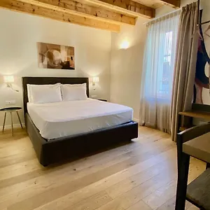 Malvezzi24 Boutique Maison d'hôtes Desenzano del Garda